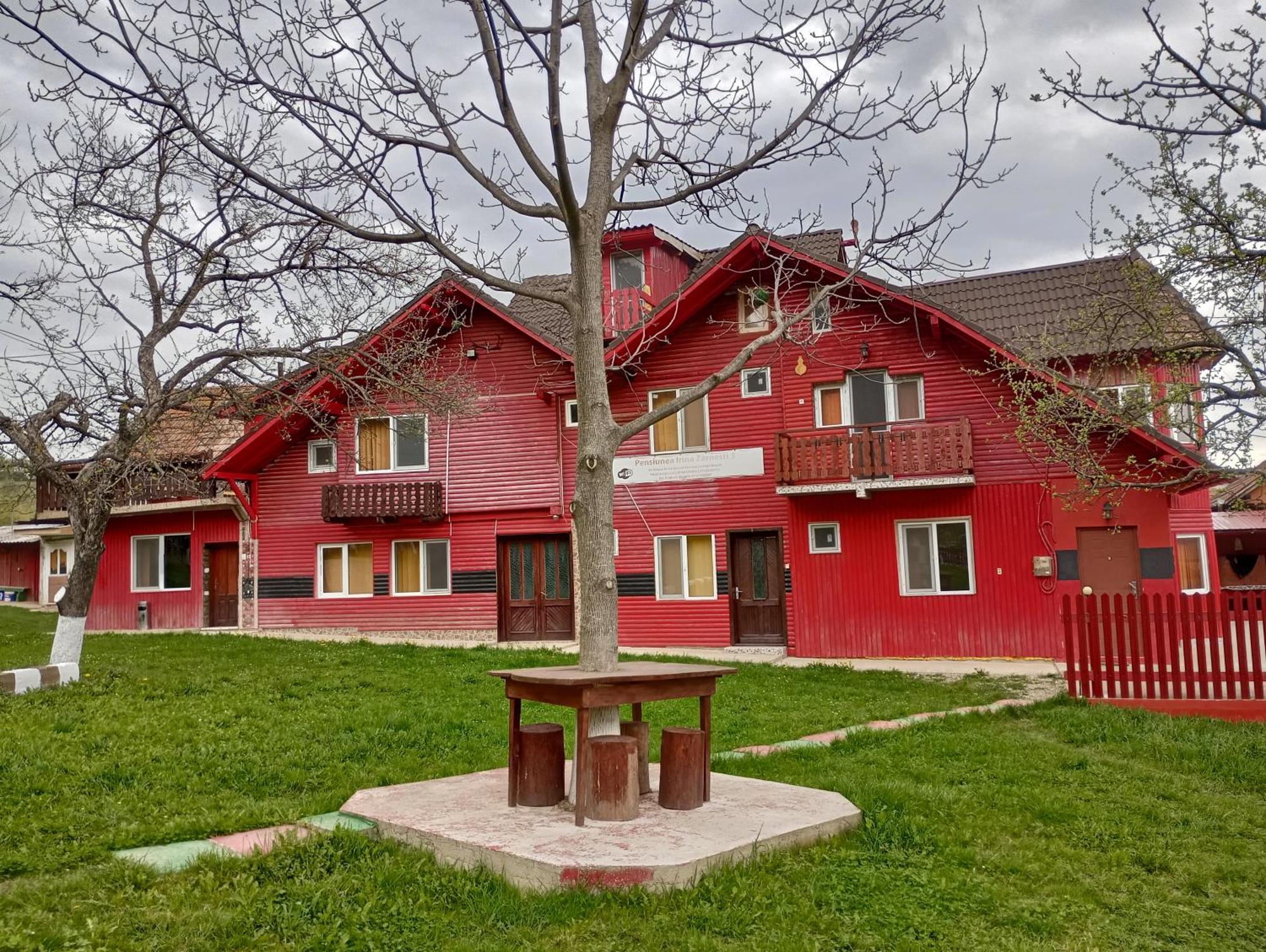 Pensiunea Irina 3 Zărneşti Kültér fotó